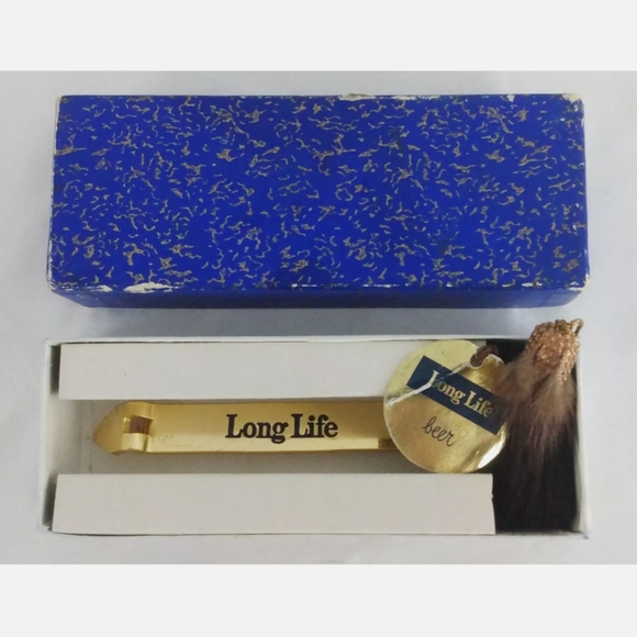 Harper's Bazaar Gold Can Opener with Rabbits Foot - Picture 6 of 7